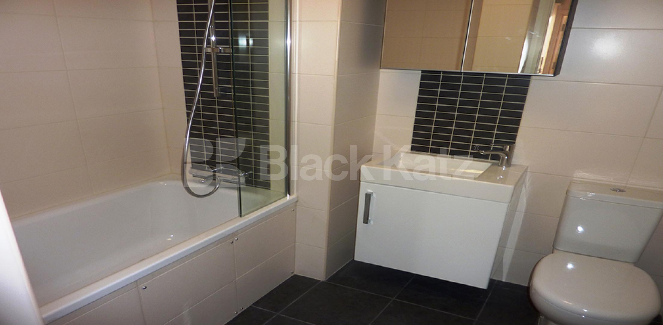 			1 Bedroom, 1 bath, 1 reception Flat			 Camden Road, Camden